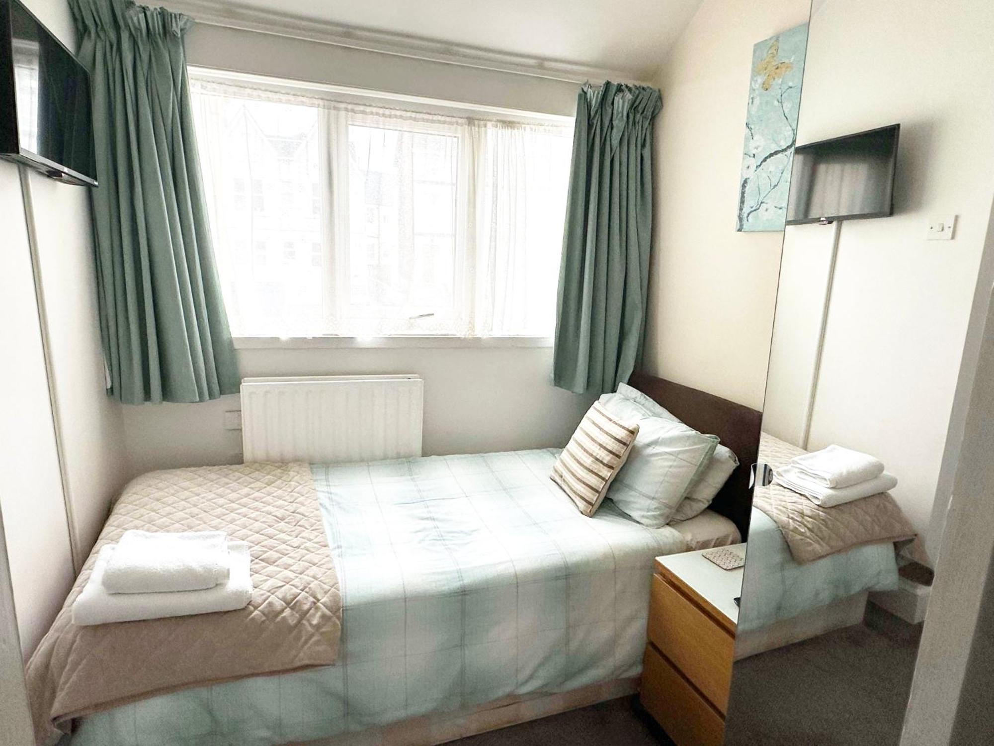 Esk Vale Guest House Portsmouth Bagian luar foto